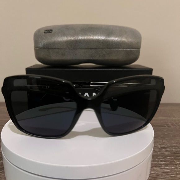 CHANEL 5378 NWOT Square Sunglasses with Grey/Blue Mirror lenses. main image 13